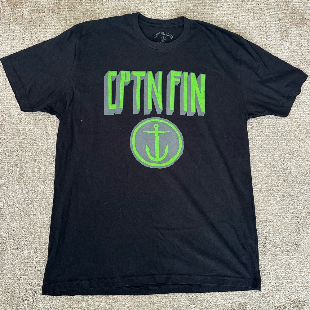 Captain Finn, Co. Black and Green Short Sleeve Men's Tee